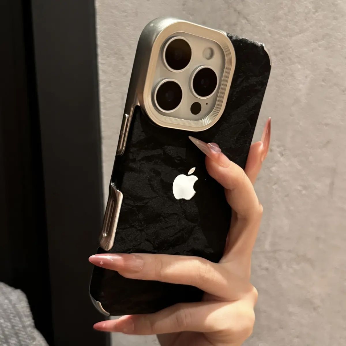 Electroplated Snow Velvet Phone Case – Soft & Stylish Protection