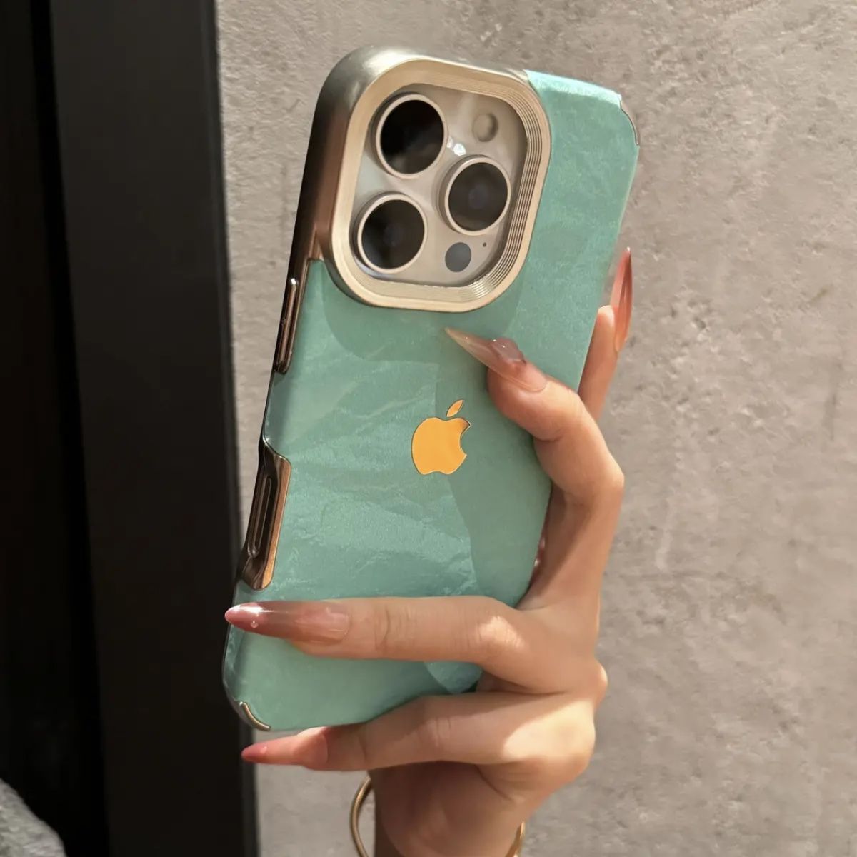 Electroplated Snow Velvet Phone Case – Soft & Stylish Protection