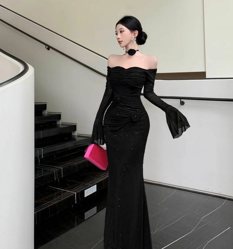 Elegant Bloom Waist-Cinching Floral Dress –Slim Fit