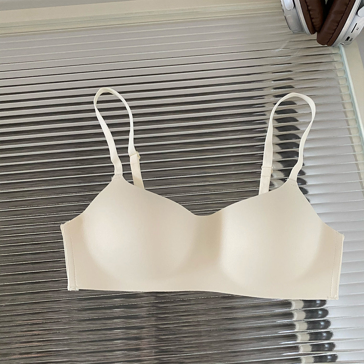 Seamless Wireless Bra for Women – Thin, Side-Support, No Steel Ring, Anti-Sag Small Cup Bra