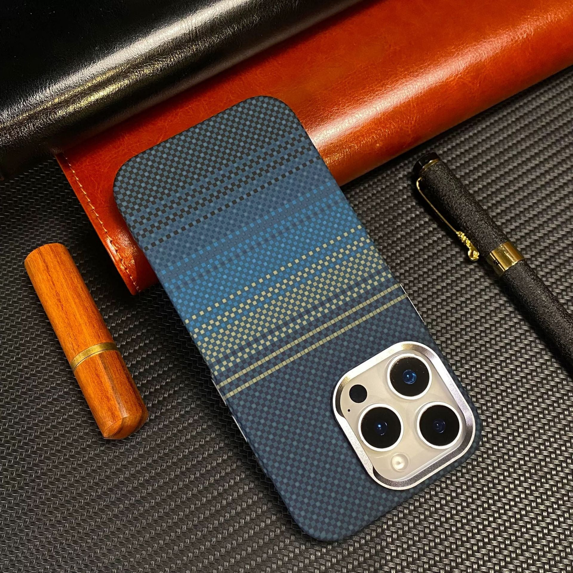 Magnetic Kevlar Texture Phone Case – Luminous Galaxy Design with Strong Magnetic Suction
