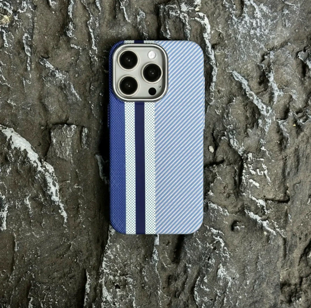 Magnetic Kevlar Texture Phone Case – Luminous Galaxy Design with Strong Magnetic Suction