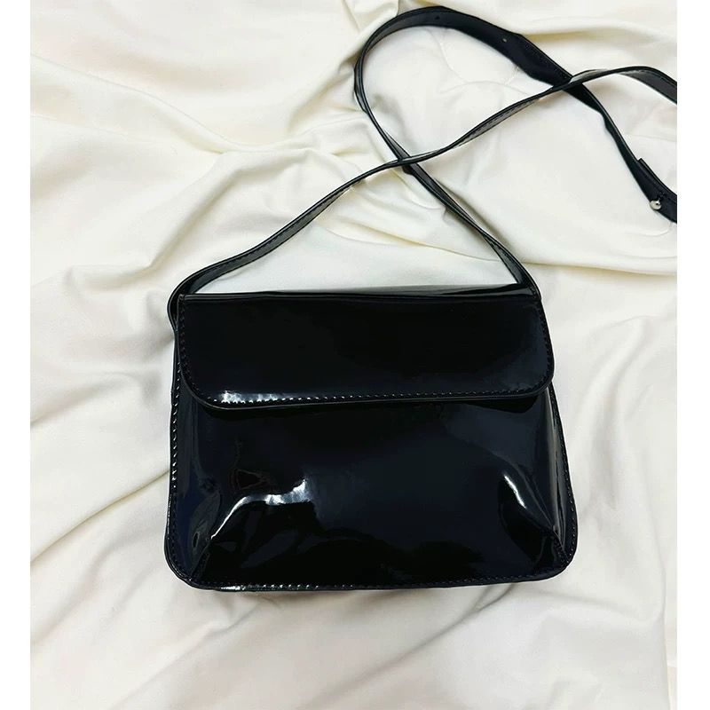 Vintage Red Patent Leather Small Square Bag, Fashionable Handbag and Shoulder Crossbody Bag