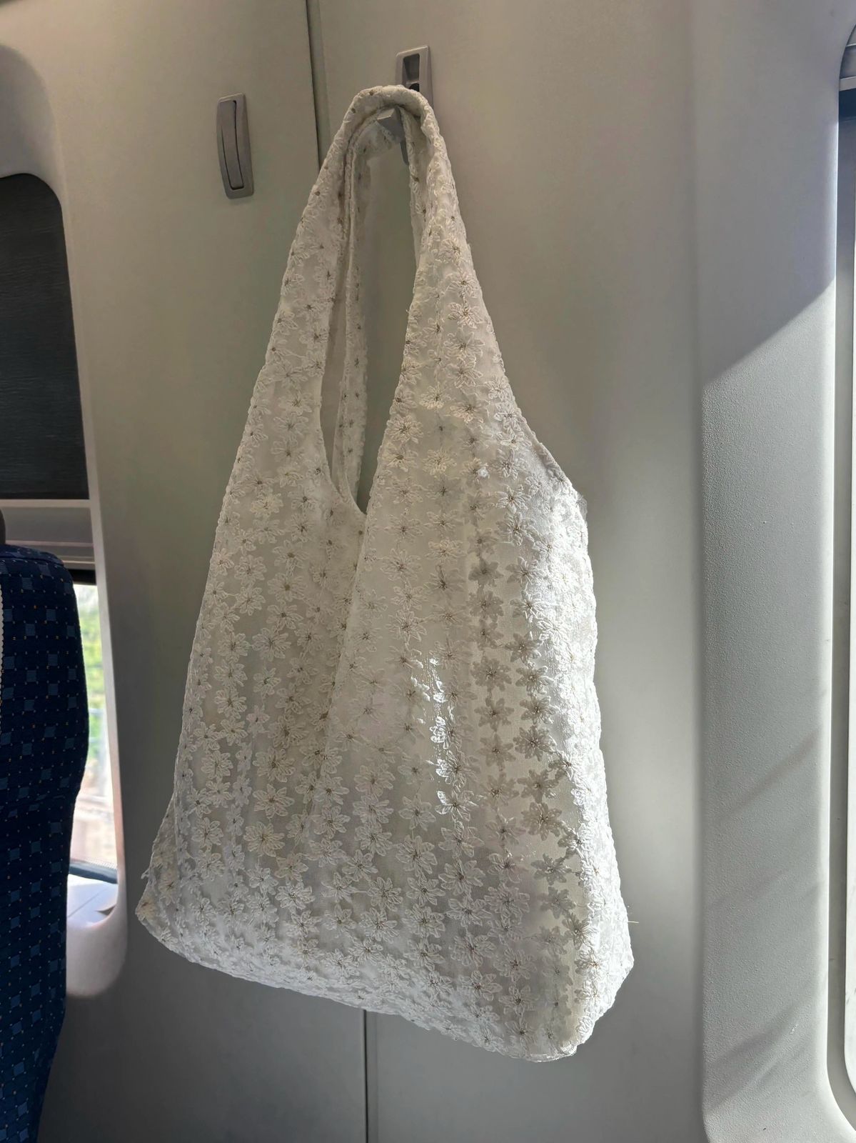 Floral Lace Canvas Tote Bag – Mori Girl Style Shoulder Bag for Spring/Summer