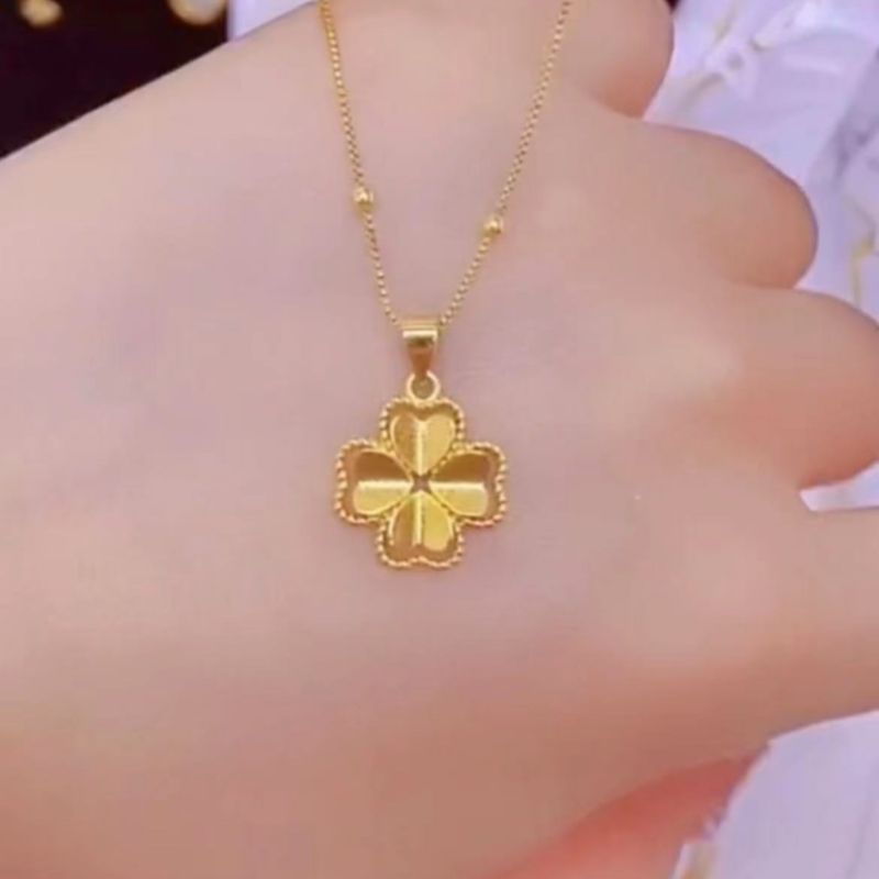 Gold Four-Leaf Clover Titanium Steel Necklace – Hypoallergenic, Fade-Resistant Clavicle Chain