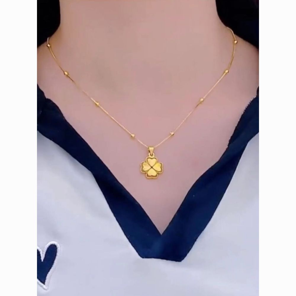 Gold Four-Leaf Clover Titanium Steel Necklace – Hypoallergenic, Fade-Resistant Clavicle Chain