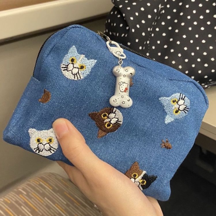 Cute Embroidered Cat Makeup Bag – Travel Pouch for Cosmetics, Period Essentials & Lipstick Storage