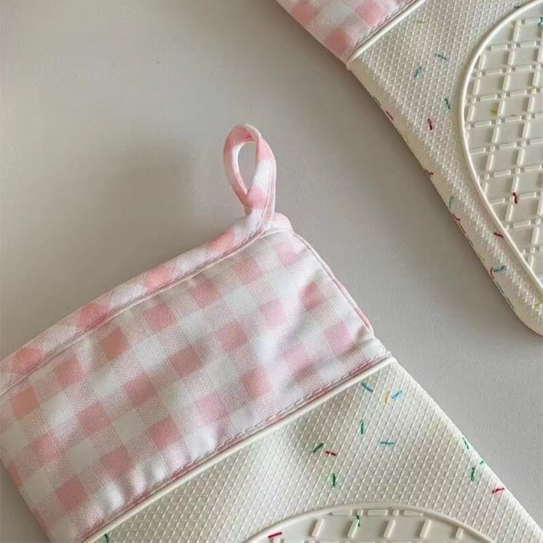 Korean Style Pink Checkered Cotton-Padded Silicone Gloves - Non-Slip, Heat-Resistant, Microwave Safe, Anti-Scald